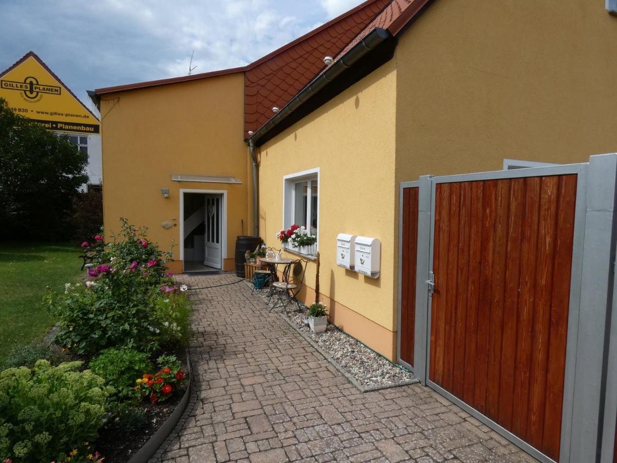 Ferienwohnung Am Schloss Reuterstadt Stavenhagen Екстер'єр фото